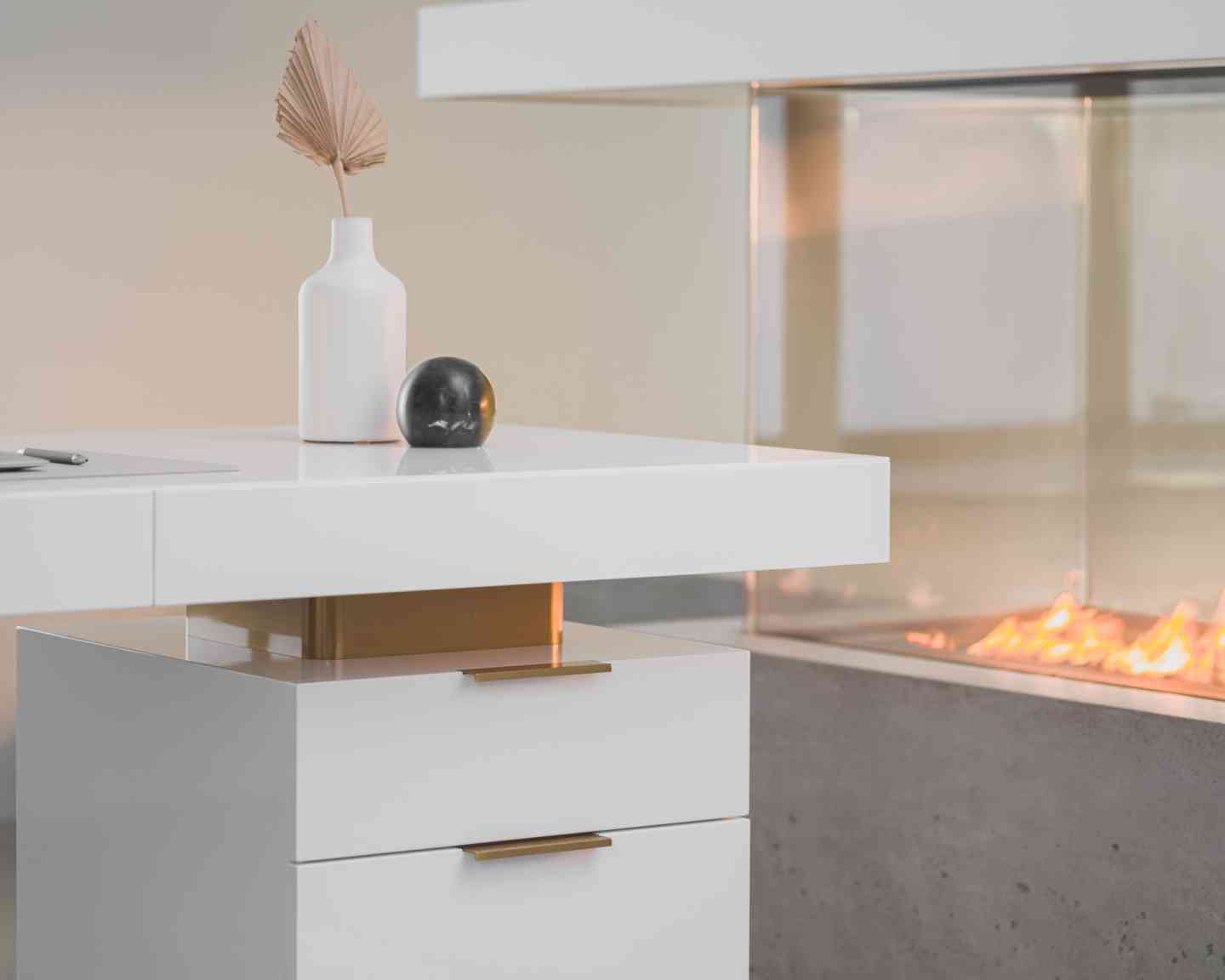 Arlo Desk