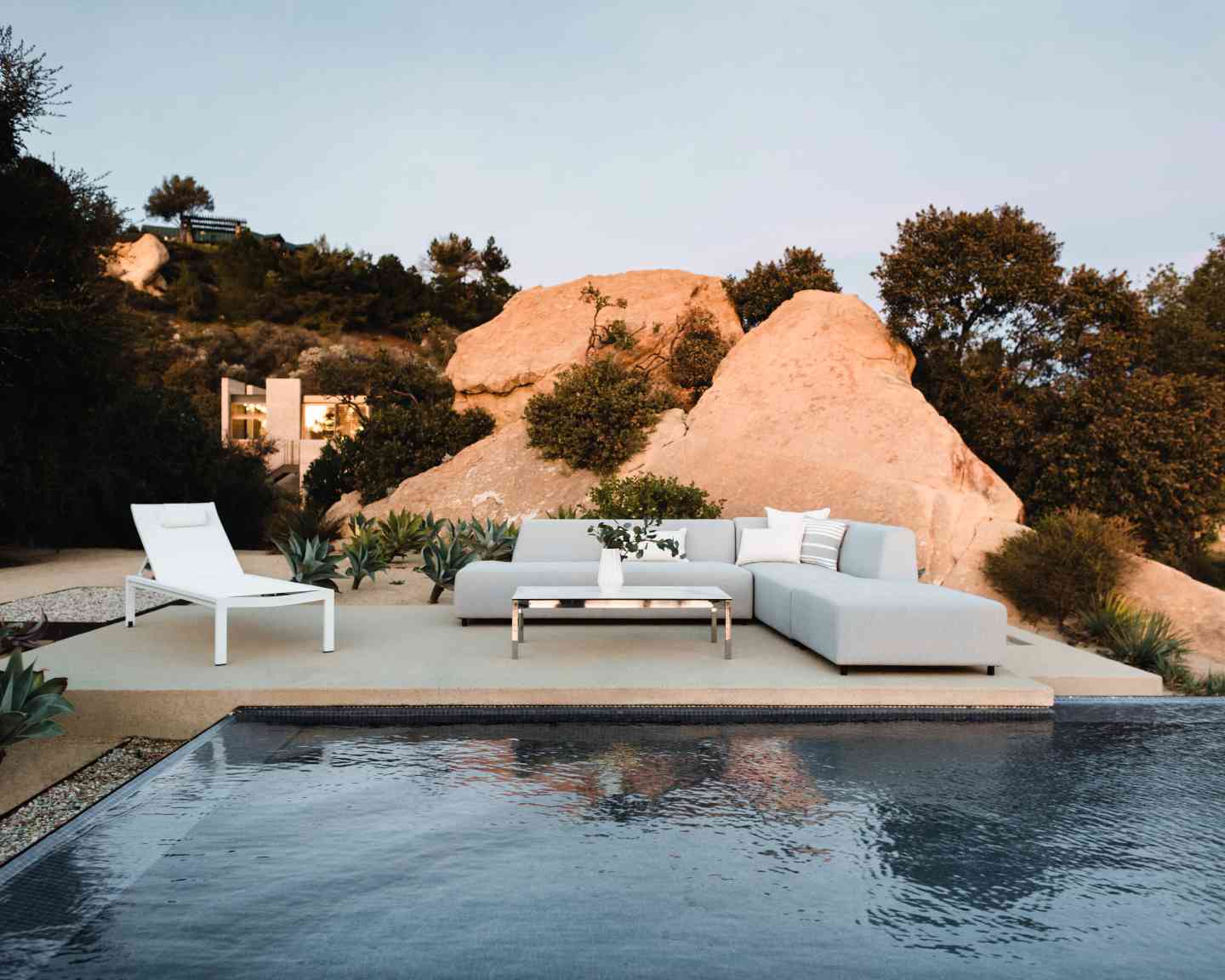 Nobi Outdoor Daybed