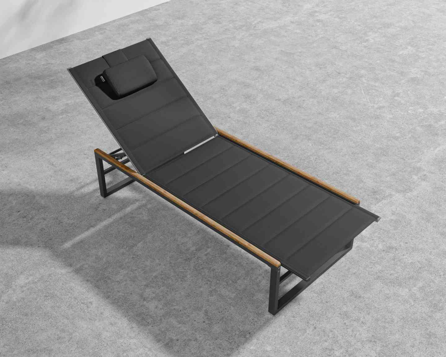 Linnea Outdoor Lounger