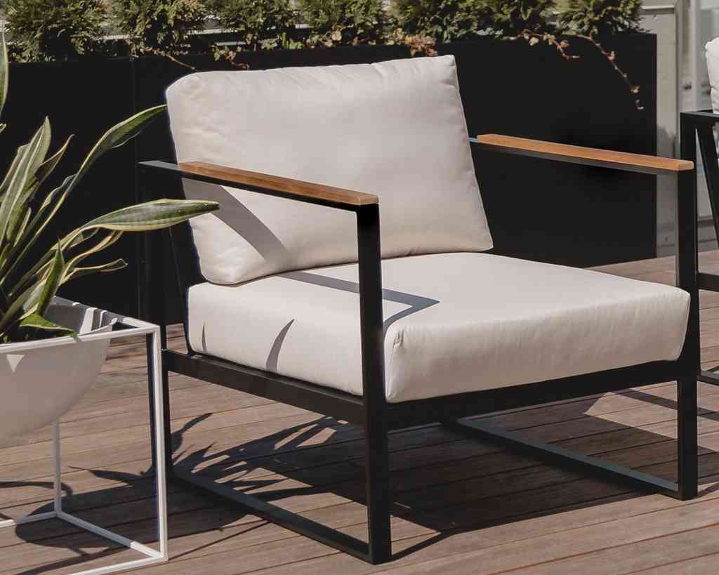 Louis Outdoor Armchair