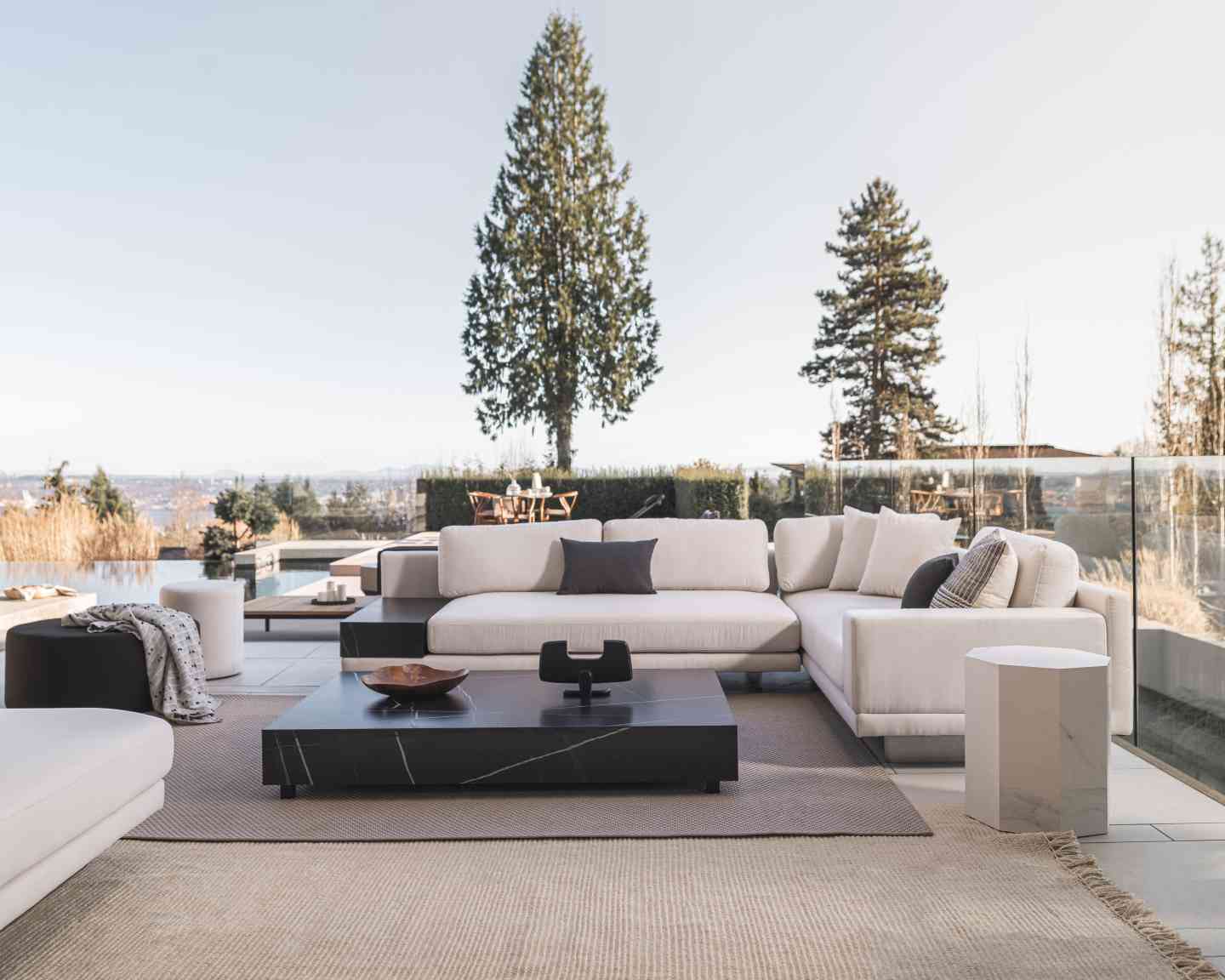 Liza Coffee Table Grande