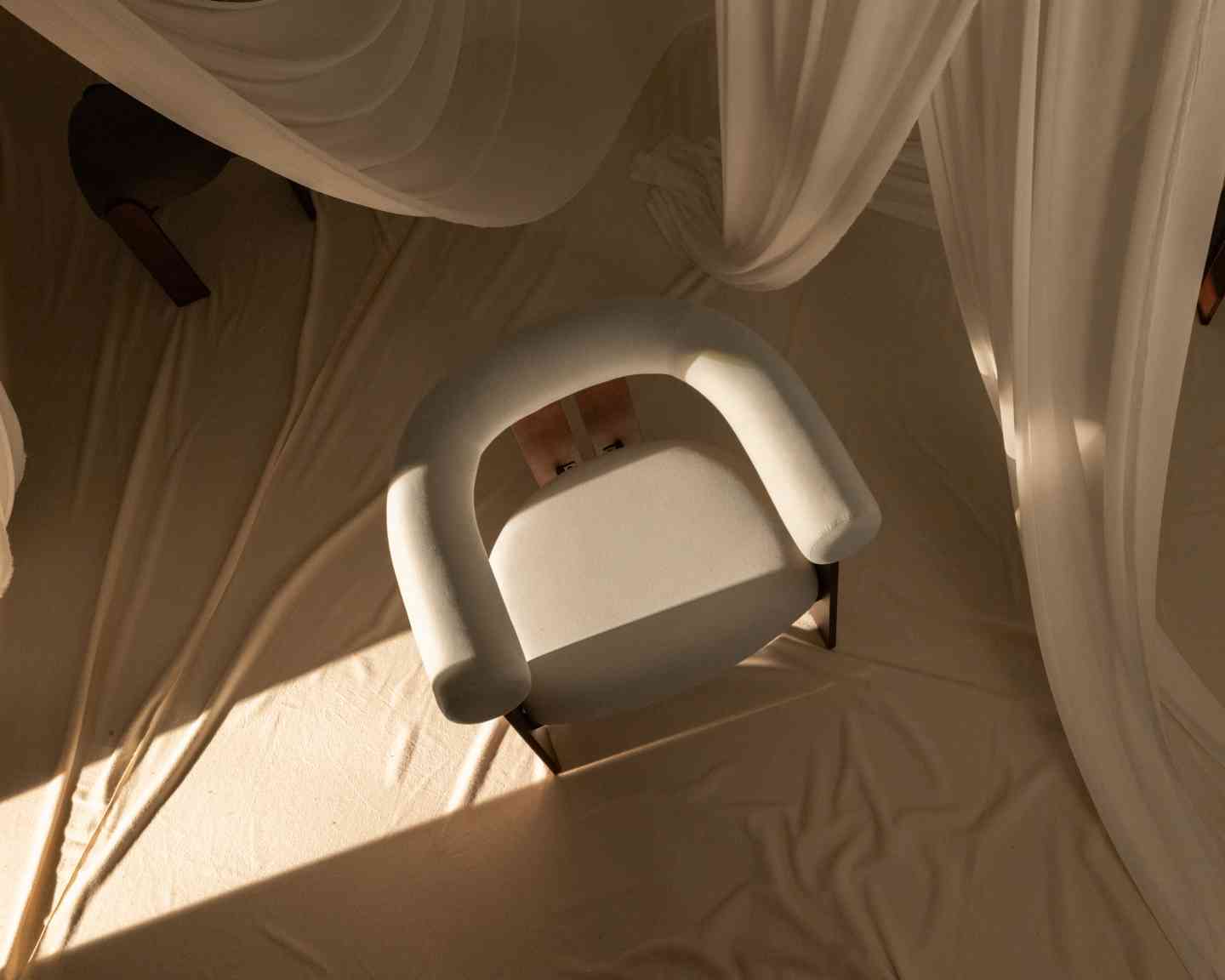 Tola Lounge Chair